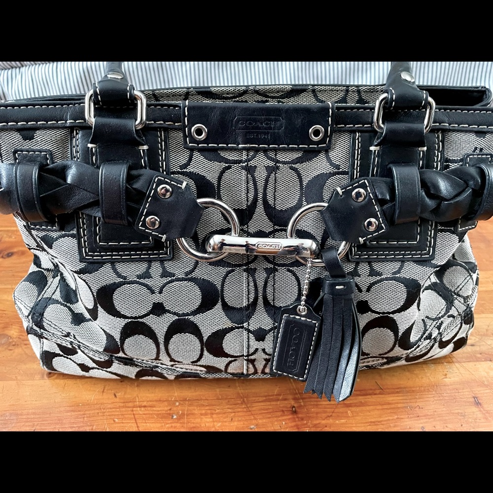 EUC Vintage Coach Hampton Signature Black canvas satchel